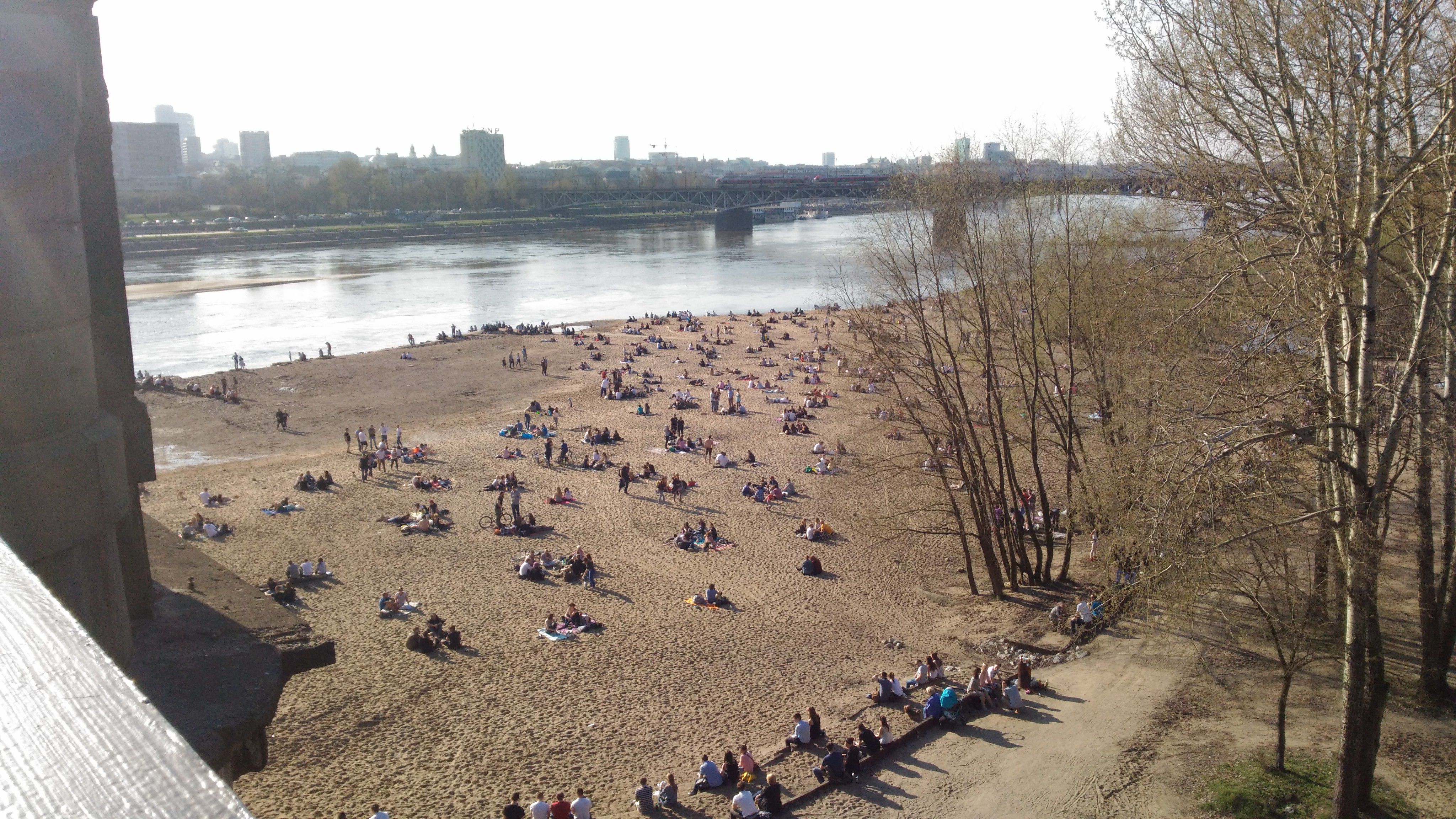 Varşova'da nehir kenarı